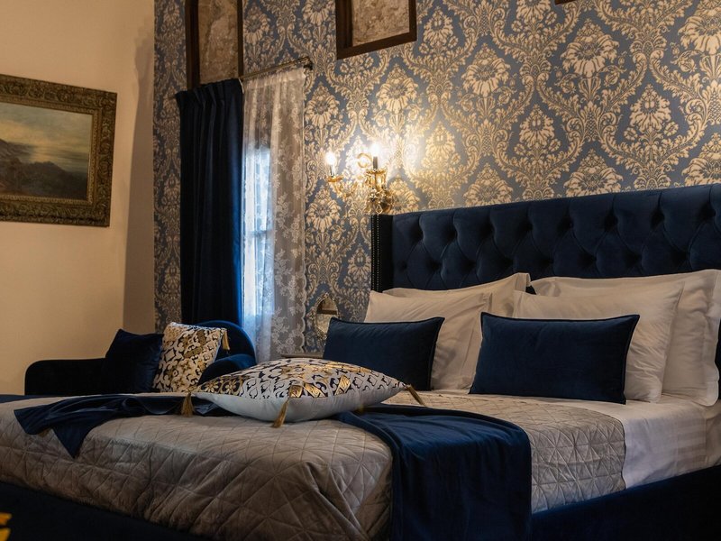 April Medieval Hotel 22
