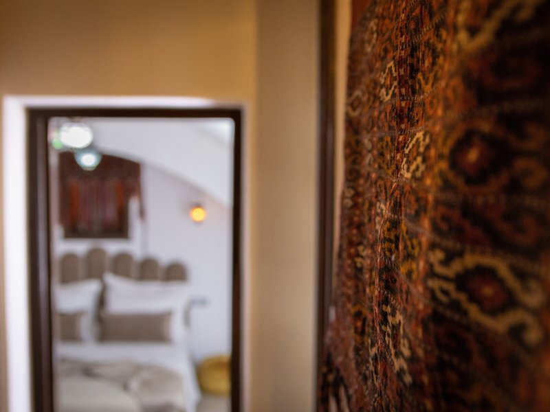 April Medieval Hotel 36