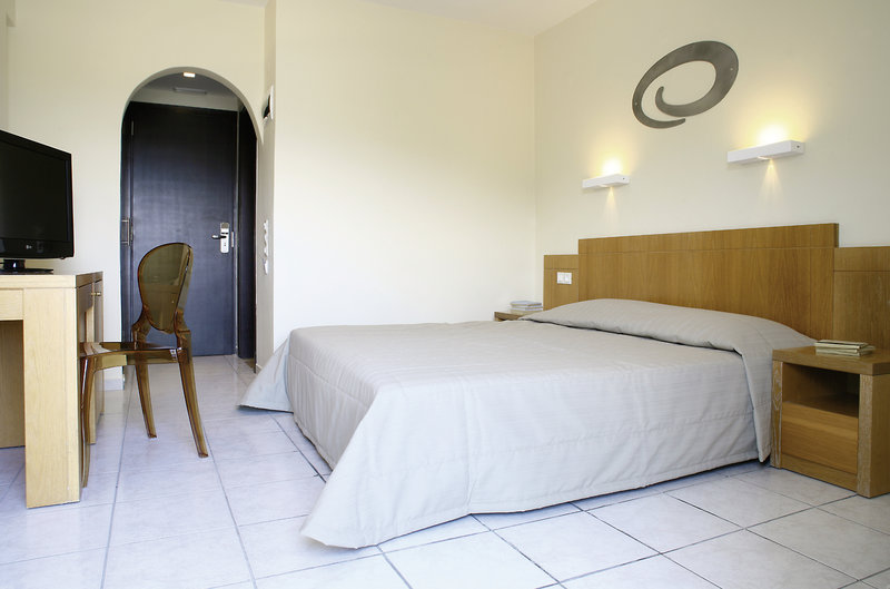 Golden Beach Hotel 9