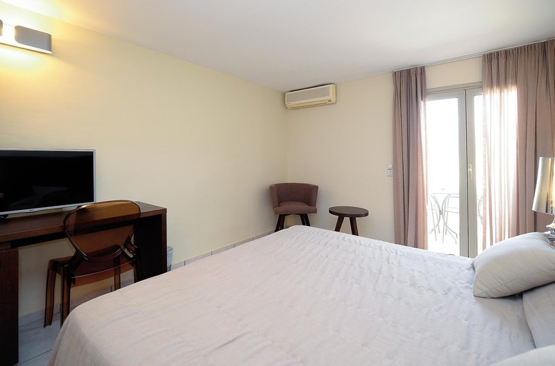 Golden Beach Hotel 13