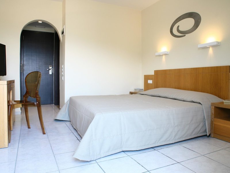 Golden Beach Chersonissos 35 - Room Example