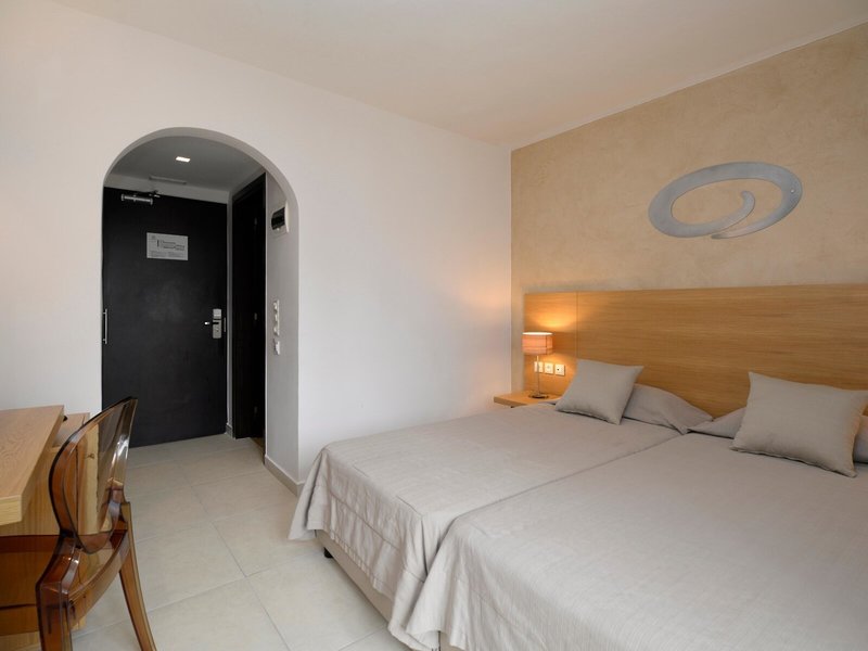 Golden Beach Chersonissos 44 - Room Example