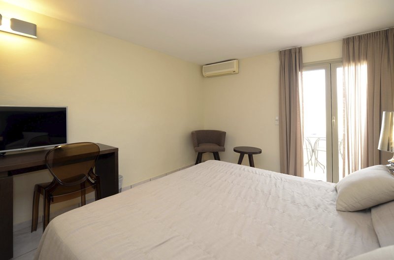 Golden Beach Hotel 13