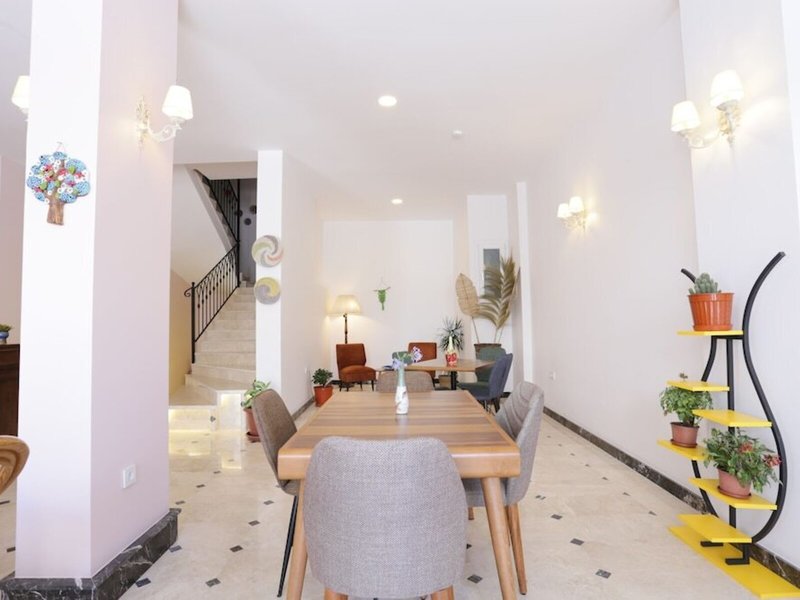 Ata Çesme Otel 13