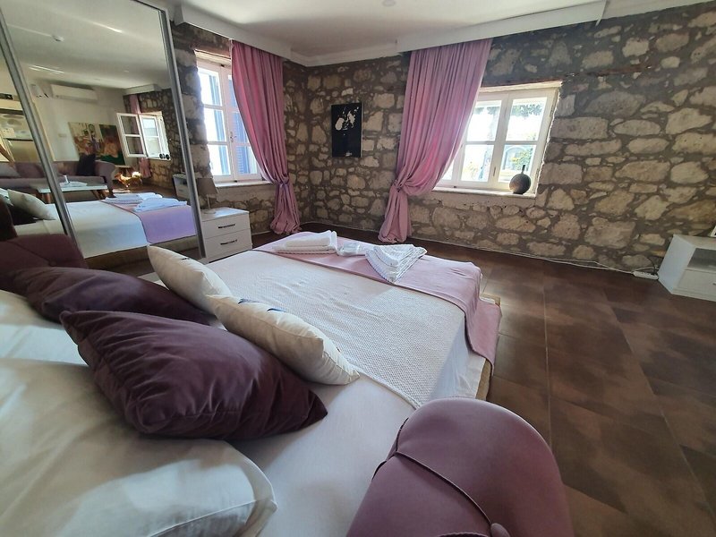 Leyla Suite 10