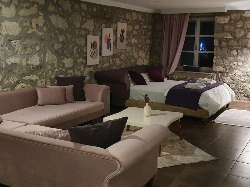 Leyla Suite 16
