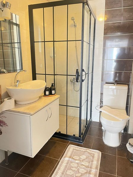 Leyla Suite 25