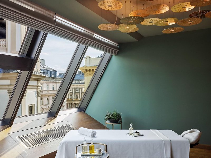 Rosewood Vienna 17