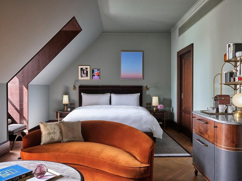 Rosewood Vienna 22
