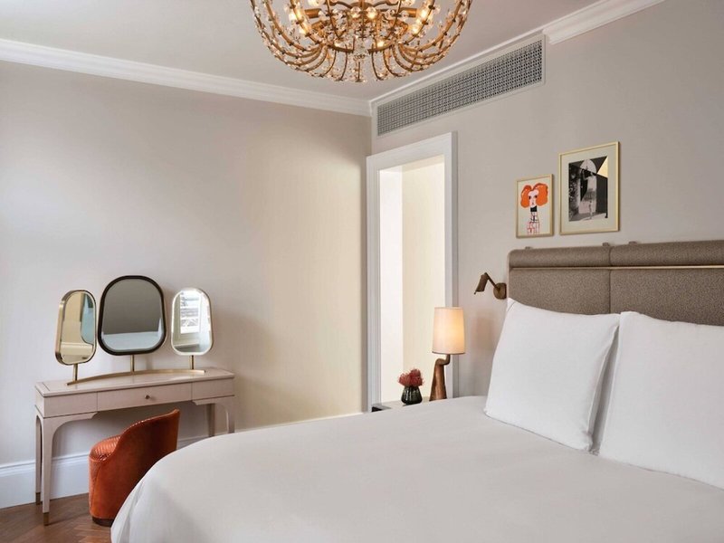 Rosewood Vienna 24