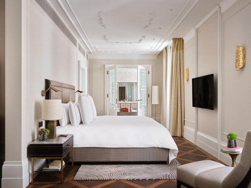 Rosewood Vienna 25