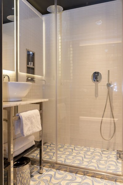 Mama Shelter Lisboa 29 - Bathroom Example