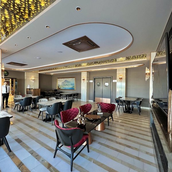MQ Hotel Suits