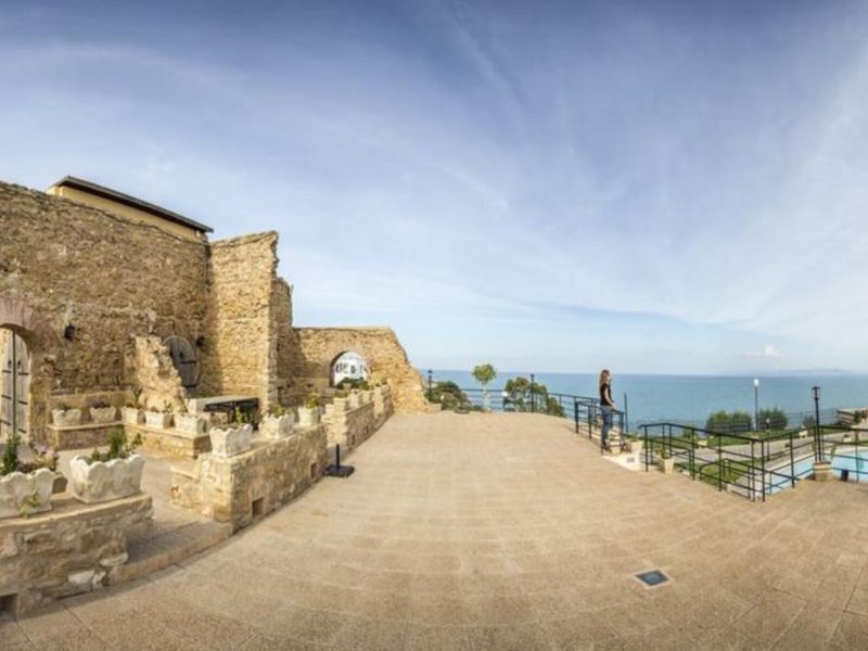 Golden Tulip Carthage Tunis 2