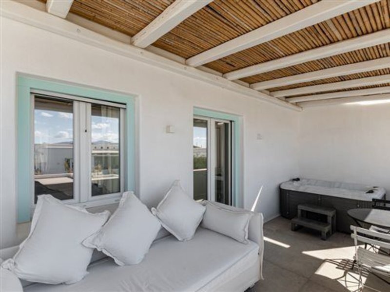Majo Suites Hotel 1
