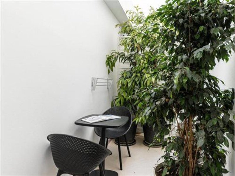 Majo Suites Hotel 8