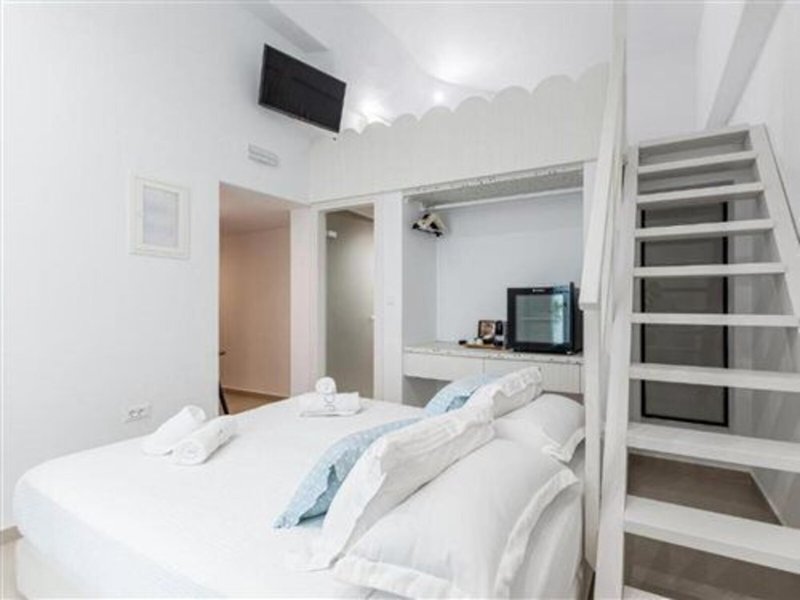 Majo Suites Hotel 42