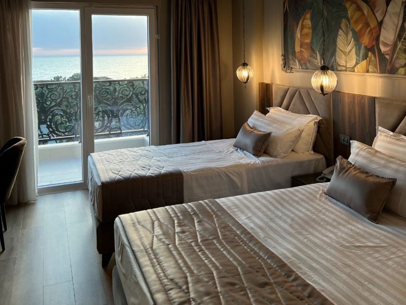 Sunrise Premium Hotel 28