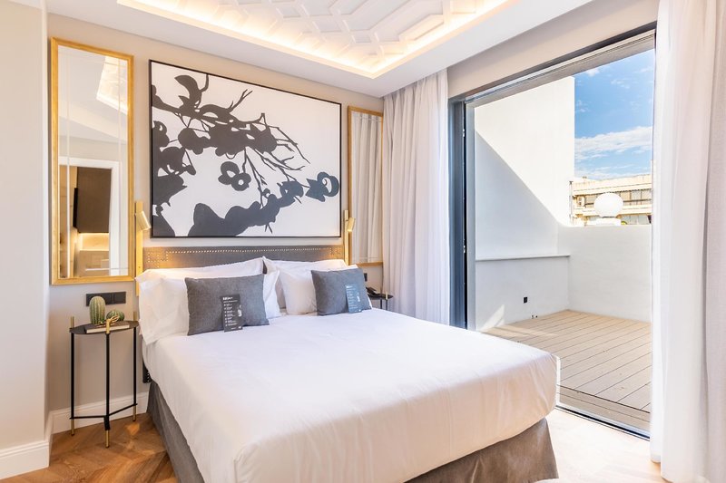 L&H Gran Via Valencia 4 - Room Example