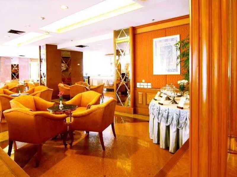 Grand Tower Inn Rama VI 9
