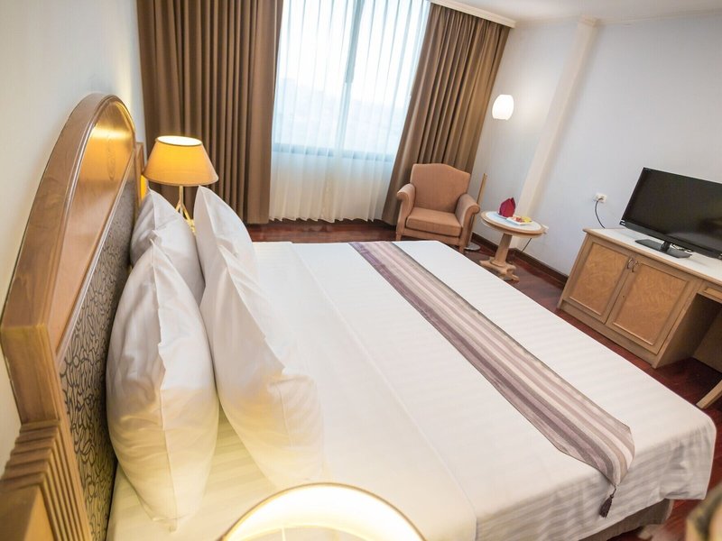 Grand Tower Inn Rama VI 16