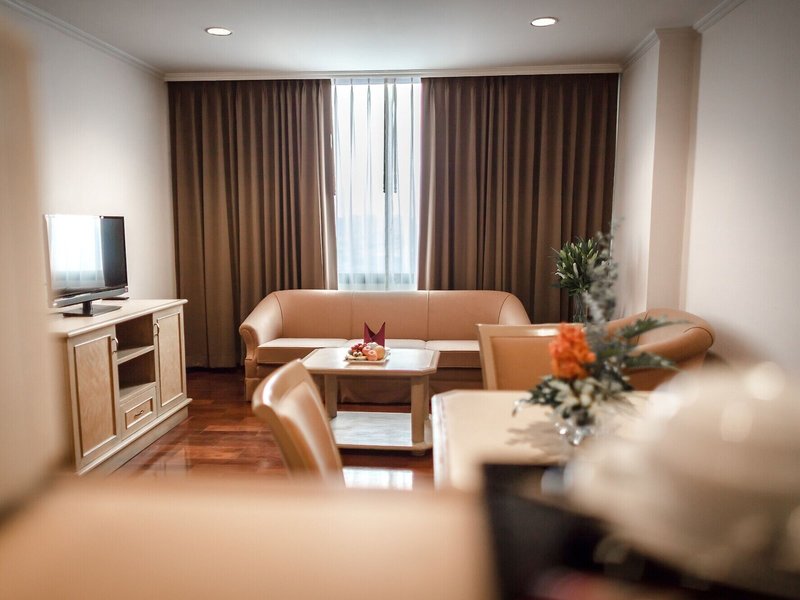 Grand Tower Inn Rama VI 33