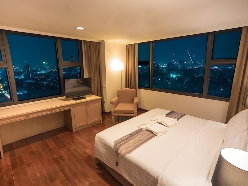 Grand Tower Inn Rama VI 38
