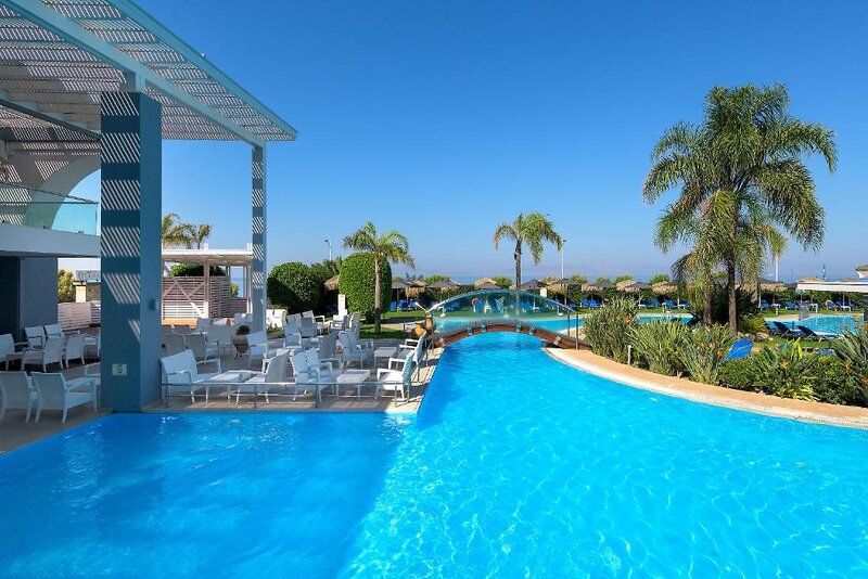 Oceanis Beach Hotel 4