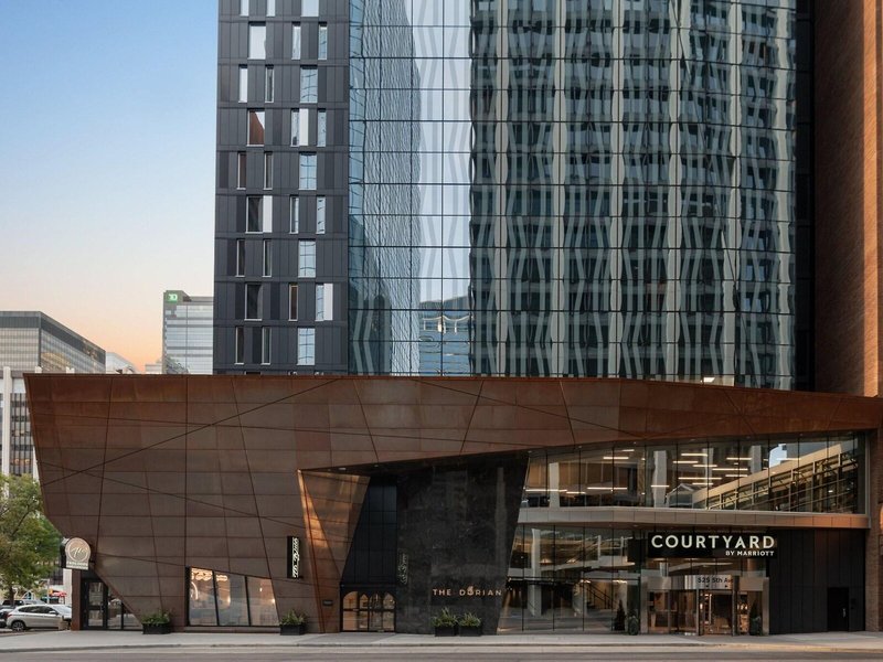 Courtyard By Marriott Calgary Downtown 1