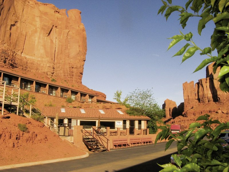 Goulding's Lodge 1 - Exterior