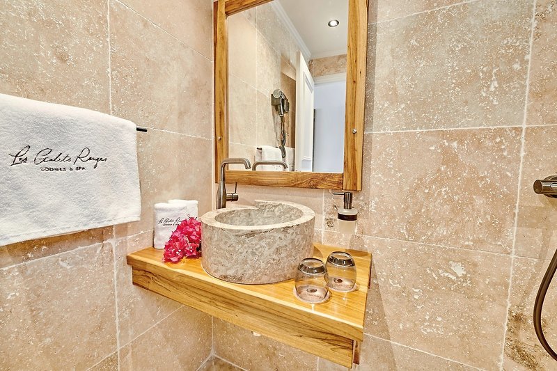 Les Galets Rouges Lodges & Spa 33