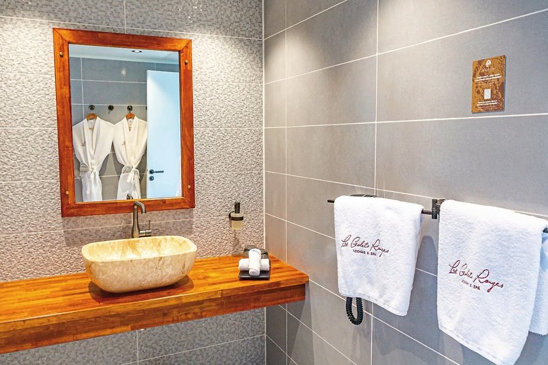 Les Galets Rouges Lodges & Spa 44