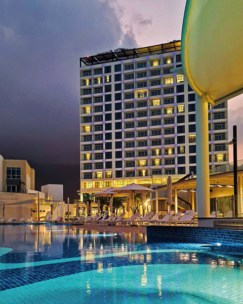 Royal M Hotel & Resort Al Aqah 12