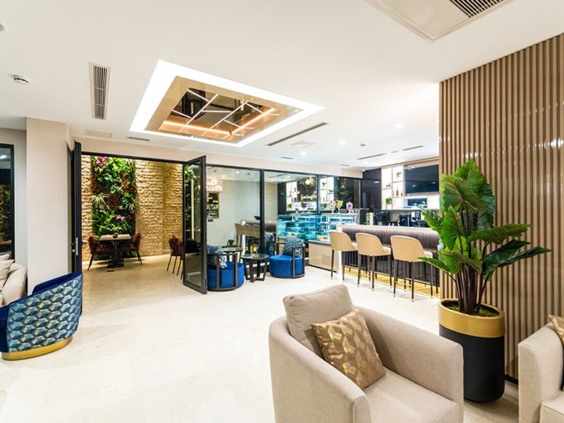 Aprilis Deluxe Hotel 8