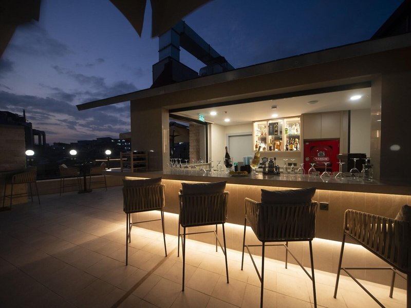 Aprilis Deluxe Hotel 18