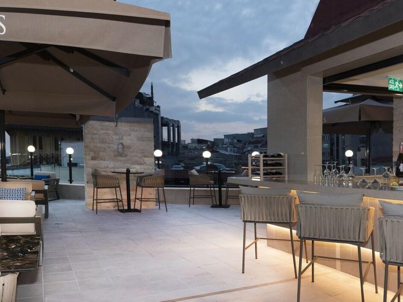Aprilis Deluxe Hotel 20
