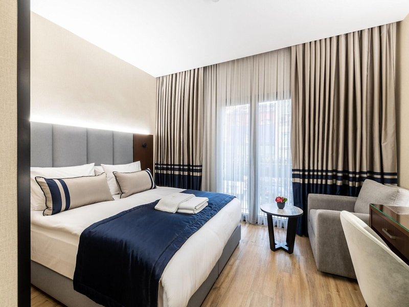 Aprilis Deluxe Hotel 35
