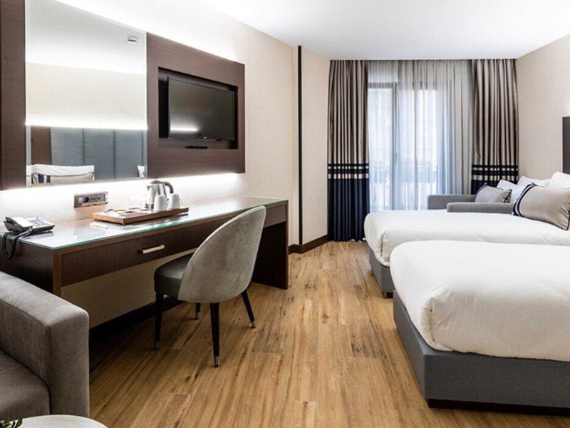 Aprilis Deluxe Hotel 41