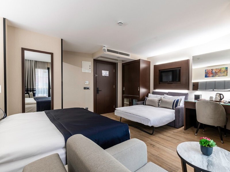 Aprilis Deluxe Hotel 42