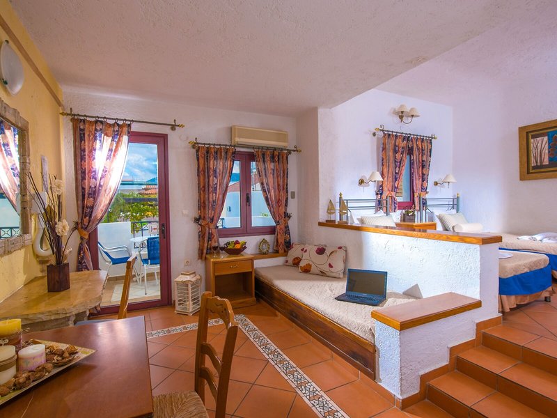 Irida Hotel Apartments by Estia 7