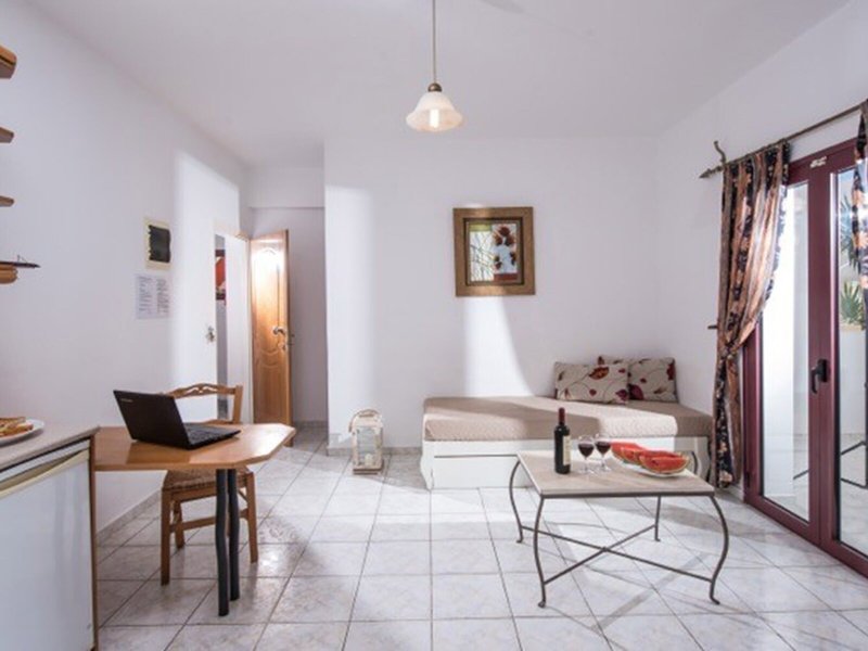 Irida Hotel Apartments by Estia 10