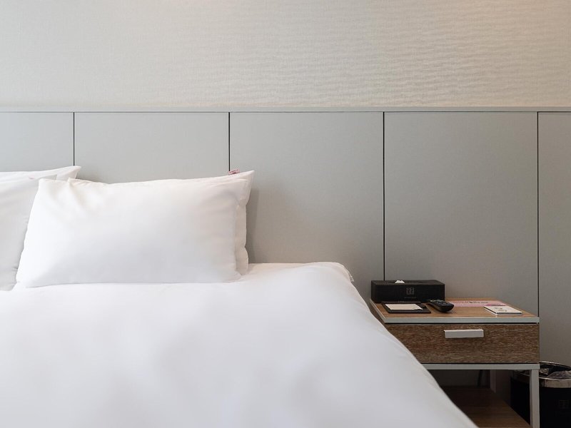 Hotel Ocean Park 9 12 - Room Example