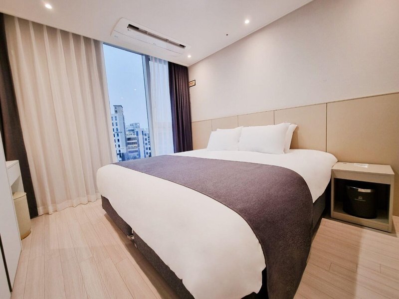 Hotel Ocean Park 9 16 - Room Example