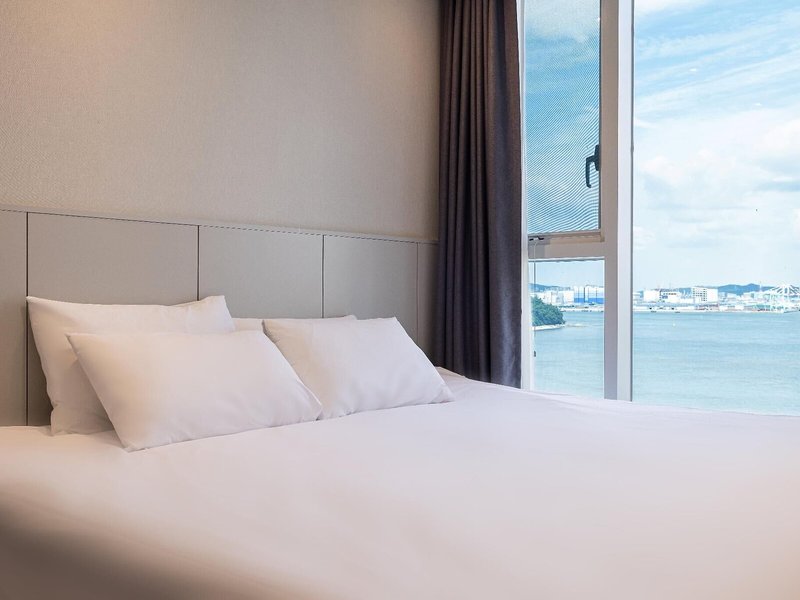 Hotel Ocean Park 9 19 - Room Example