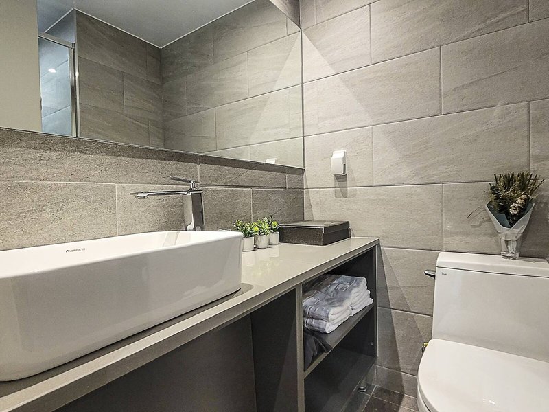 Hotel Ocean Park 9 22 - Bathroom Example