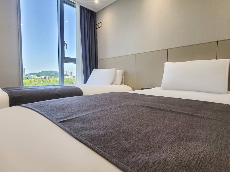 Hotel Ocean Park 9 30 - Room Example