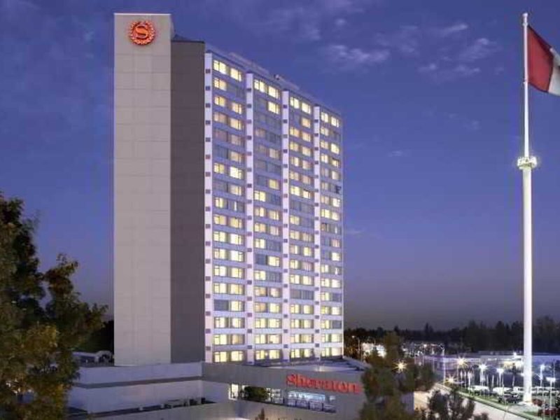 Sheraton Vancouver Guildford Hotel 1