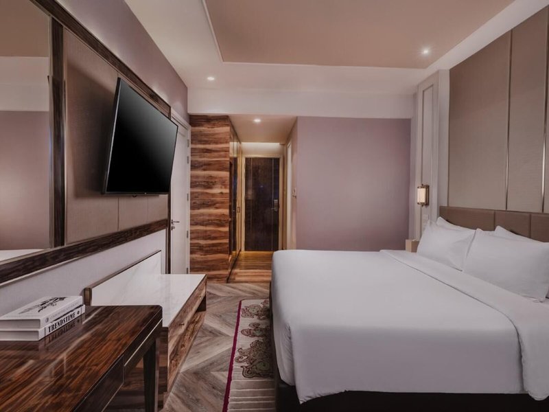 Aira Hotel 35