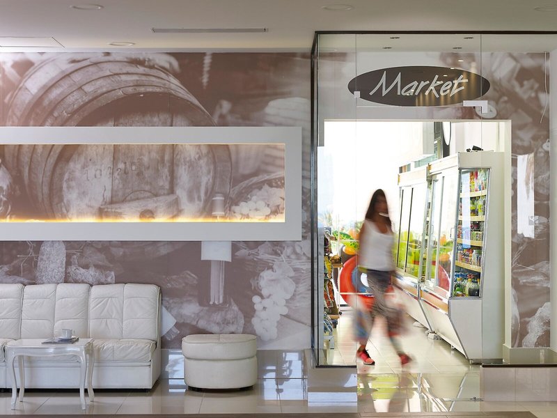 Epsilon Hotel Apartments 37