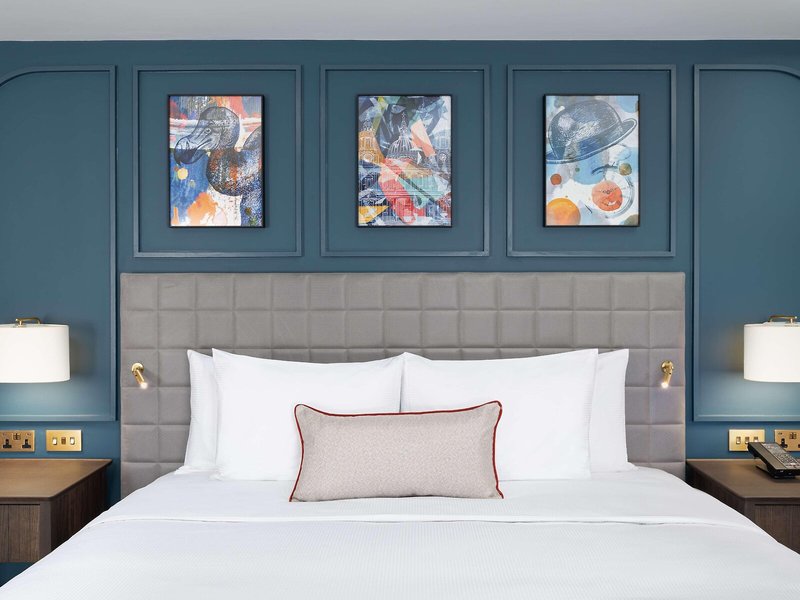 Lost Property St. Paul s London, Curio Collection by Hilton 20